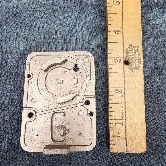 Sargent & Greenleaf Combo Safe Lock Backplate Group 1 No. 11171 - Type #2 - Picture 3 of 4